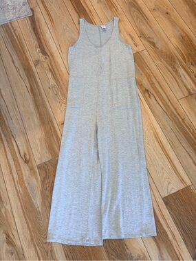 Secret Treasures Light Gray Knit Tank Top